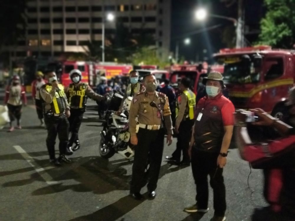 Aksi Demo Di Depan Grahadi Surabaya,Dikawal 2Ribu Personel Gabungan