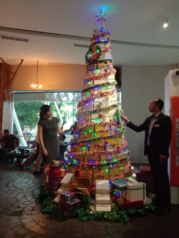 Mercure Grand Mirama Hotel,Suguhkan Pohon Natal Unik Sambut Natal 2020