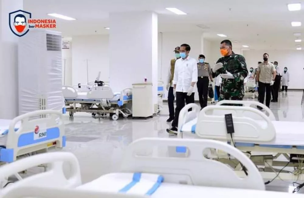 Presiden Jokowi meninjau langsung RS Darurat Wisma Atlit