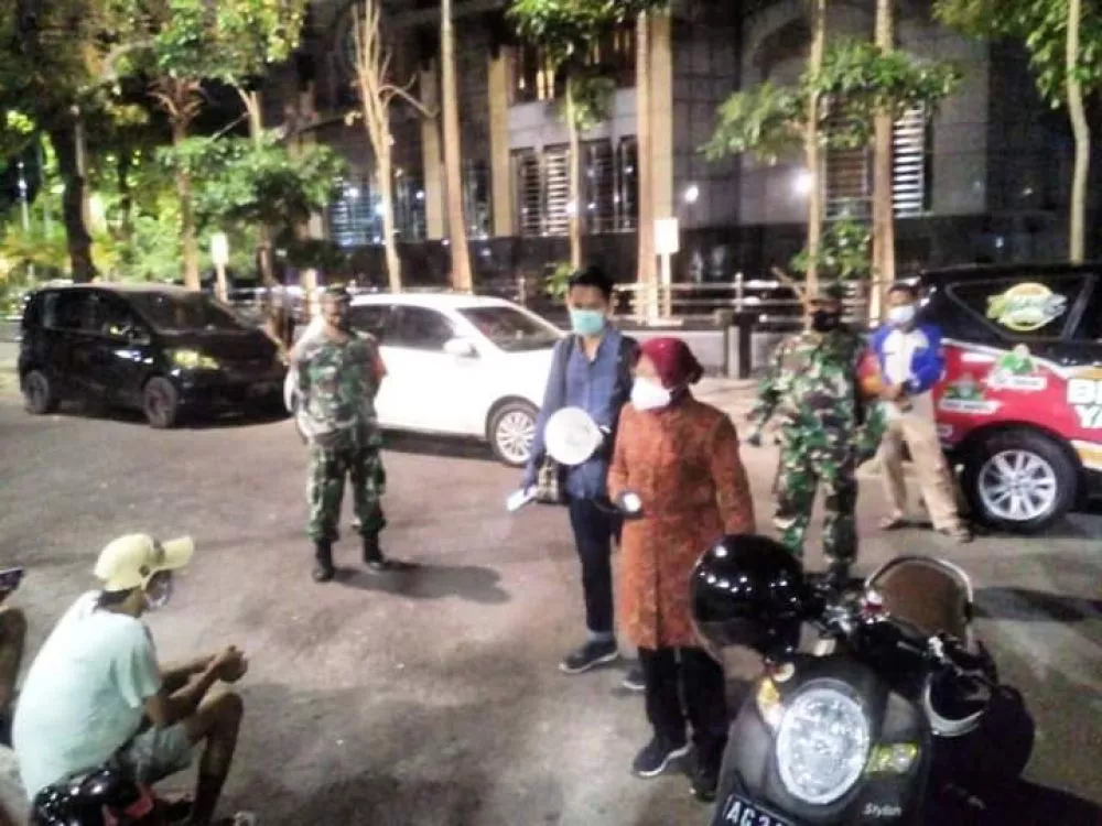 Bu Risma Turut Serta Dalam Operasi "Swab Hunter" Di Taman Bungkul.