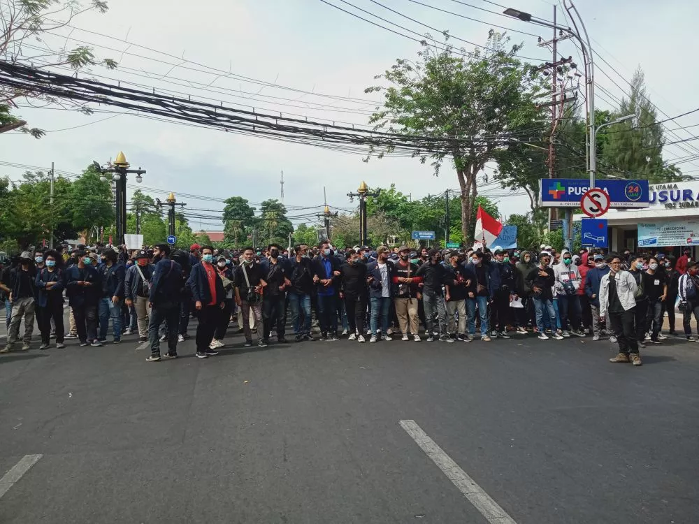 Dari Rumdis Walikota,DPRD Surabaya menuju GRAHADI,Tolak Omnibus law