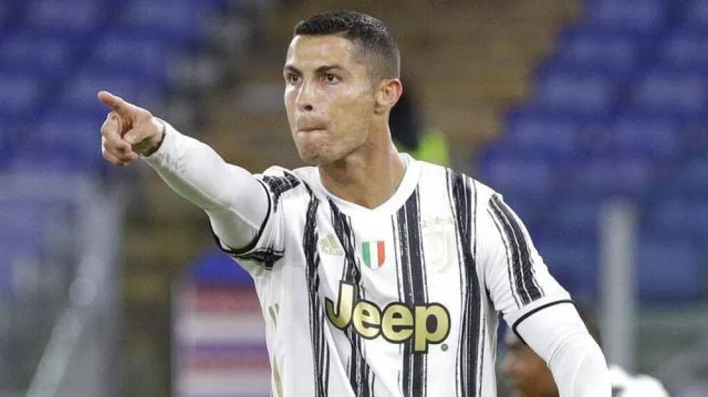 Pemain Bintang Sepak Bola,Christiano Ronalno Terpapar Covid19