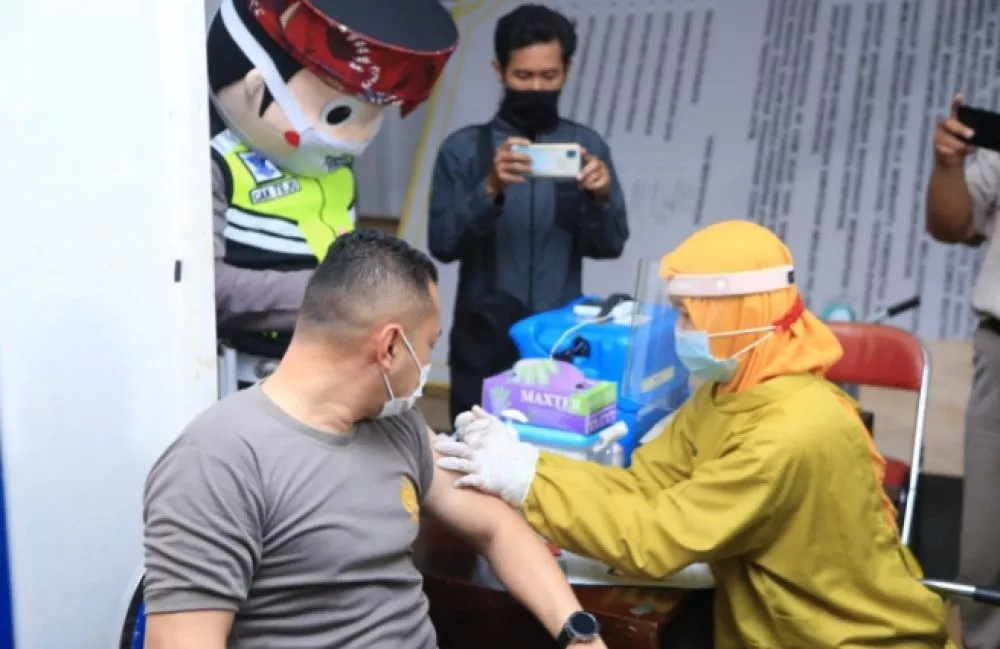 Jajaran Polrestabes Surabaya, Hari Ini Lakukan Vaksinasi Covid-19