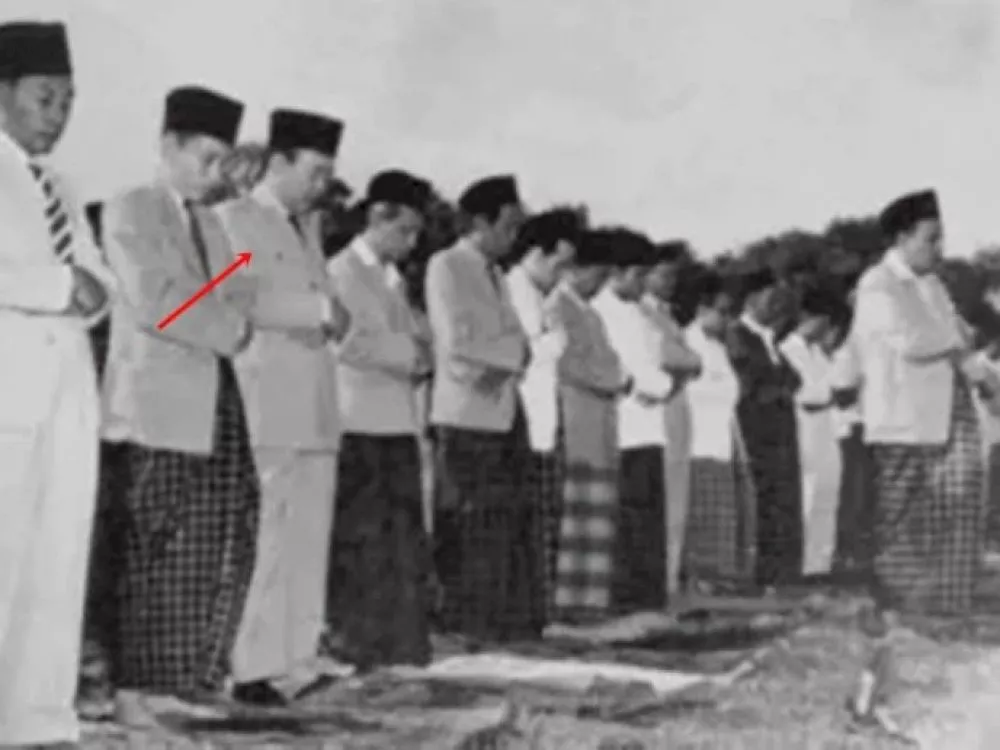 Padahal Berjarak 7Meter Tapi Bung Karno Bisa Selamat Dari Tembakan