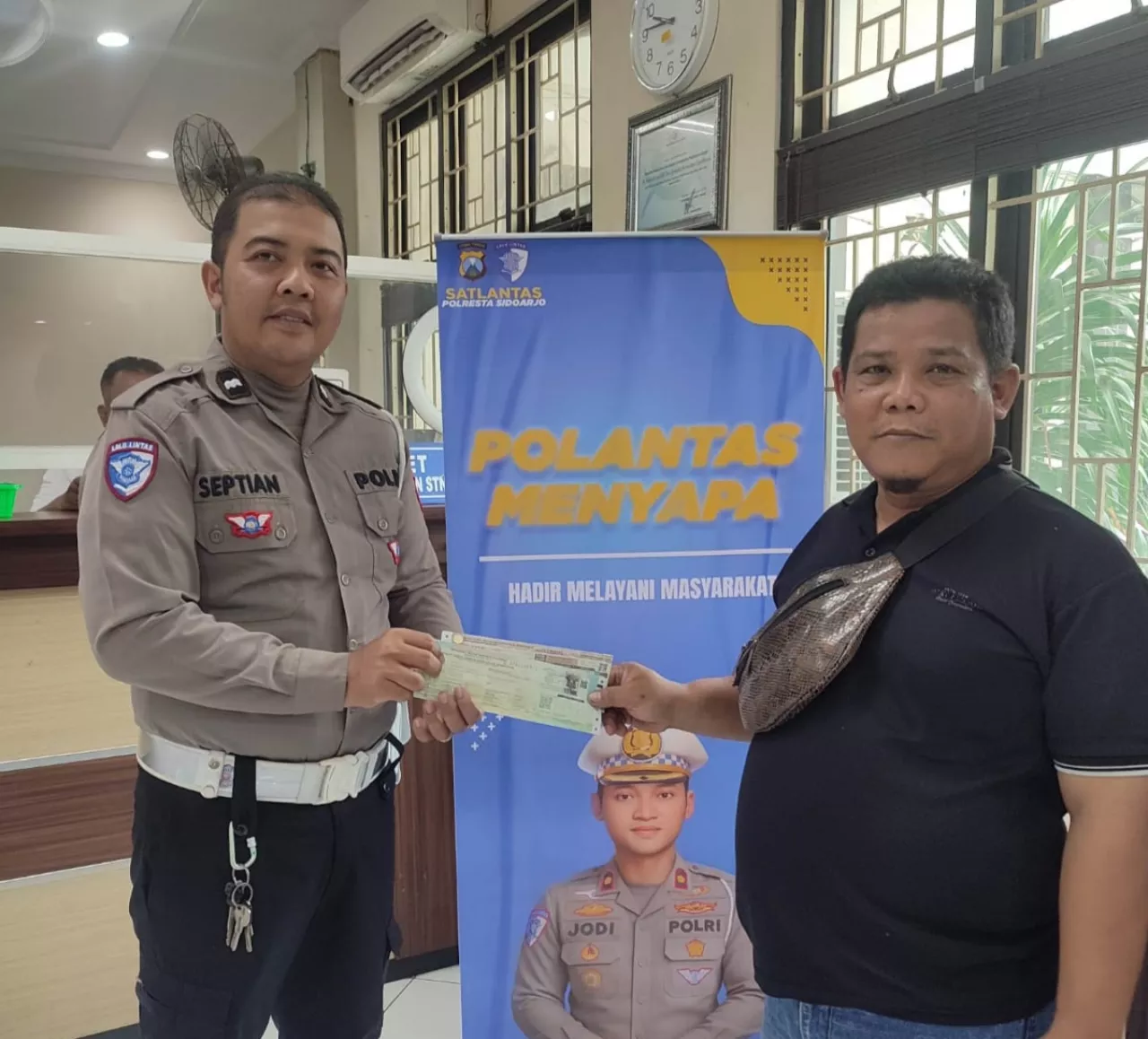 Pelayanan Solutif dan Program Polantas Menyapa Humanis, Samsat Sidoarjo Kota  Di Apresiasi Masyarakat