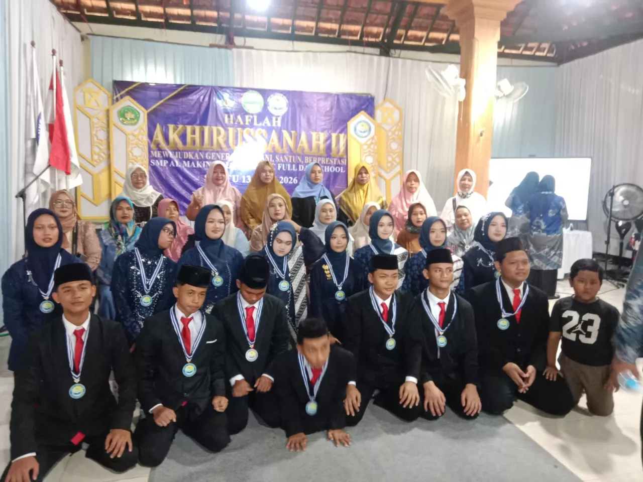 Haflah Akhirussanah Mewujudkan Generasi Qur'an Santun Berprestasi SMP AL - MAKIN KRIAN ISLAMIC FULL DAY SCHOOL