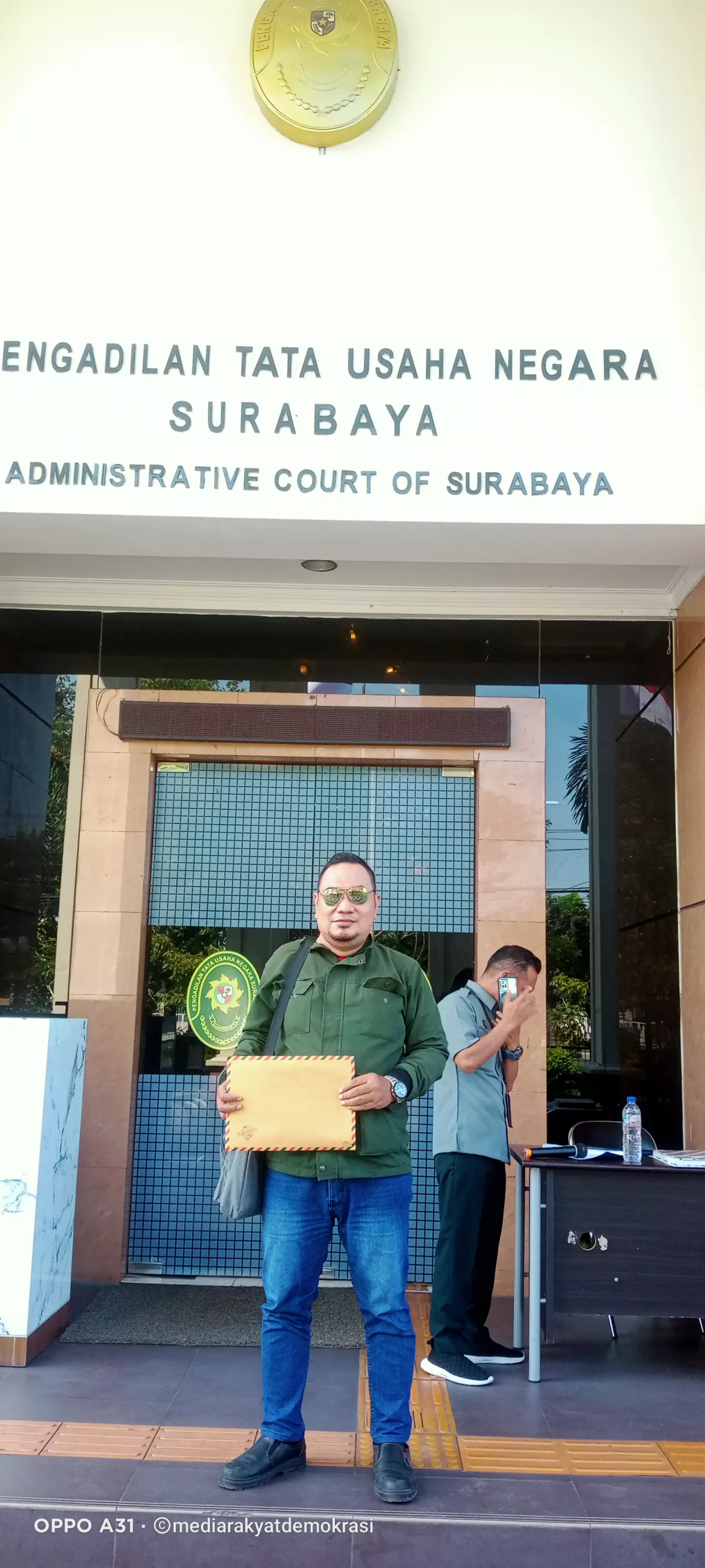 Serahkan Kelengkapan Gugatan ke PTUN Surabaya, Garad: Perjuangan Warga dan Pelaku Pers Melawan Penutupan Informasi