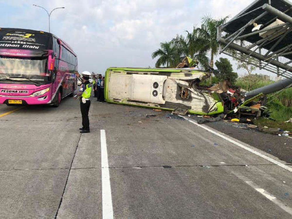 Laka Lantas Di Tol SuMo, Sopir Bus Berpotensi Jadi Tersangka