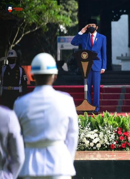 Sehari bersama Presiden Jokowi,Dari Lubang Buaya hingga Labuan Bajo