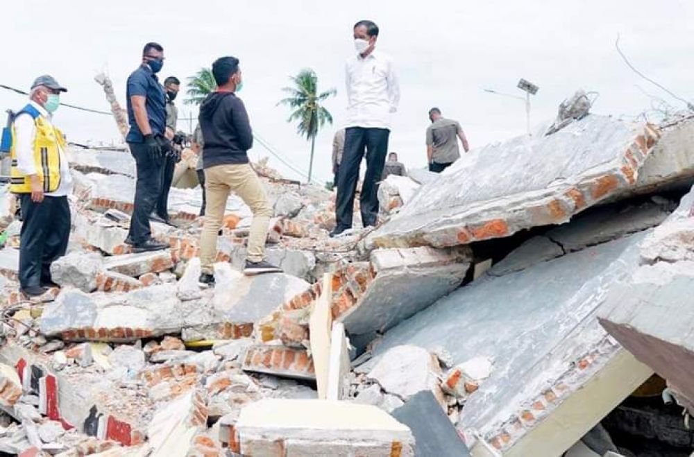 Jokowi Ke Lokasi Gempa Di Mamuju