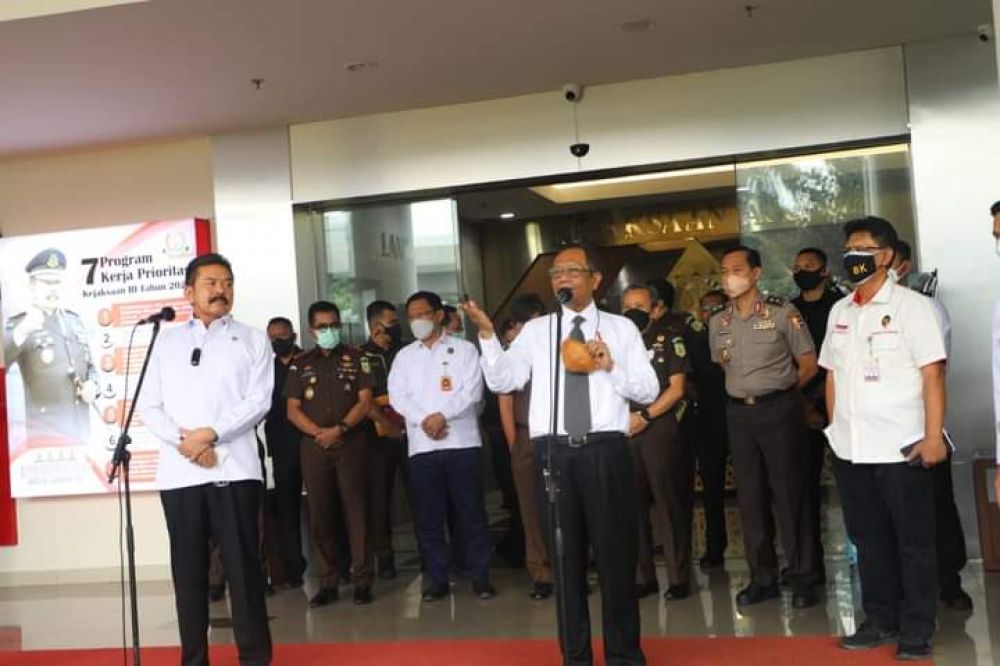 Mahfud MD Kunjungi Jaksa Agung, Bahas Kasus Korupsi