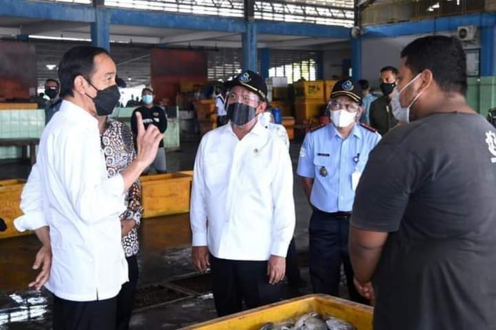 Kunjungi PPDI Lamongan, Jokowi Terima Masukkan Dari Nelayan