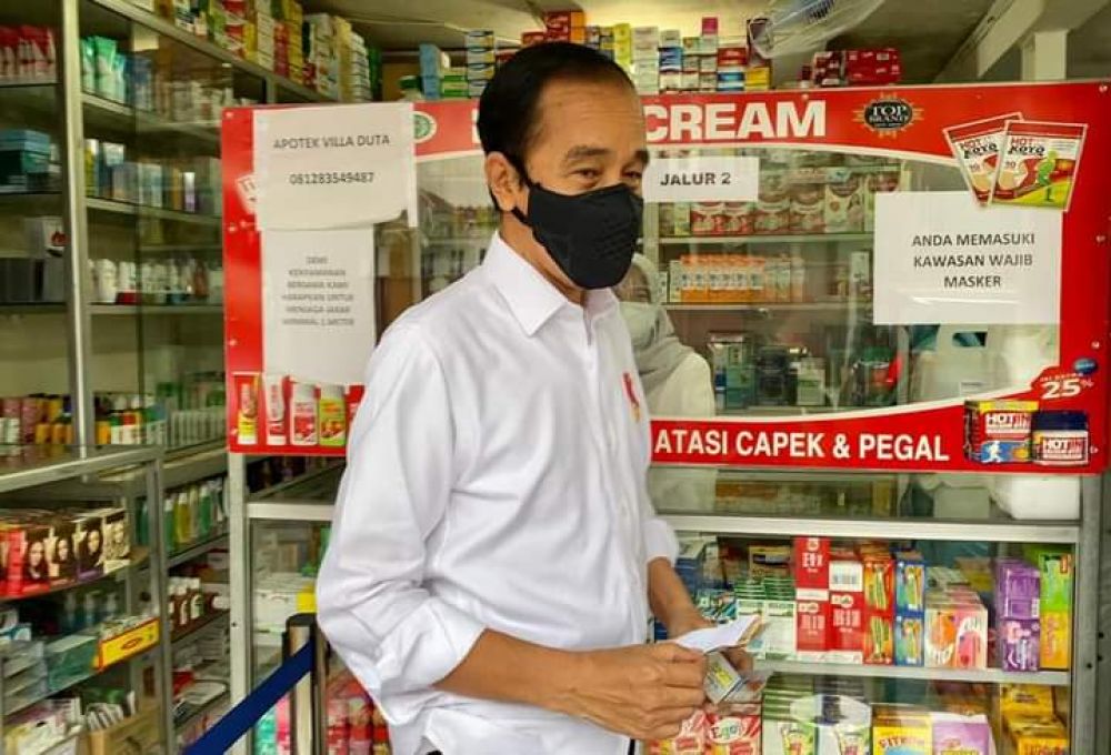 Blusukan Cek Obat & Suplemen Di Apotik, Hingga Jokowi Telpon Menkes