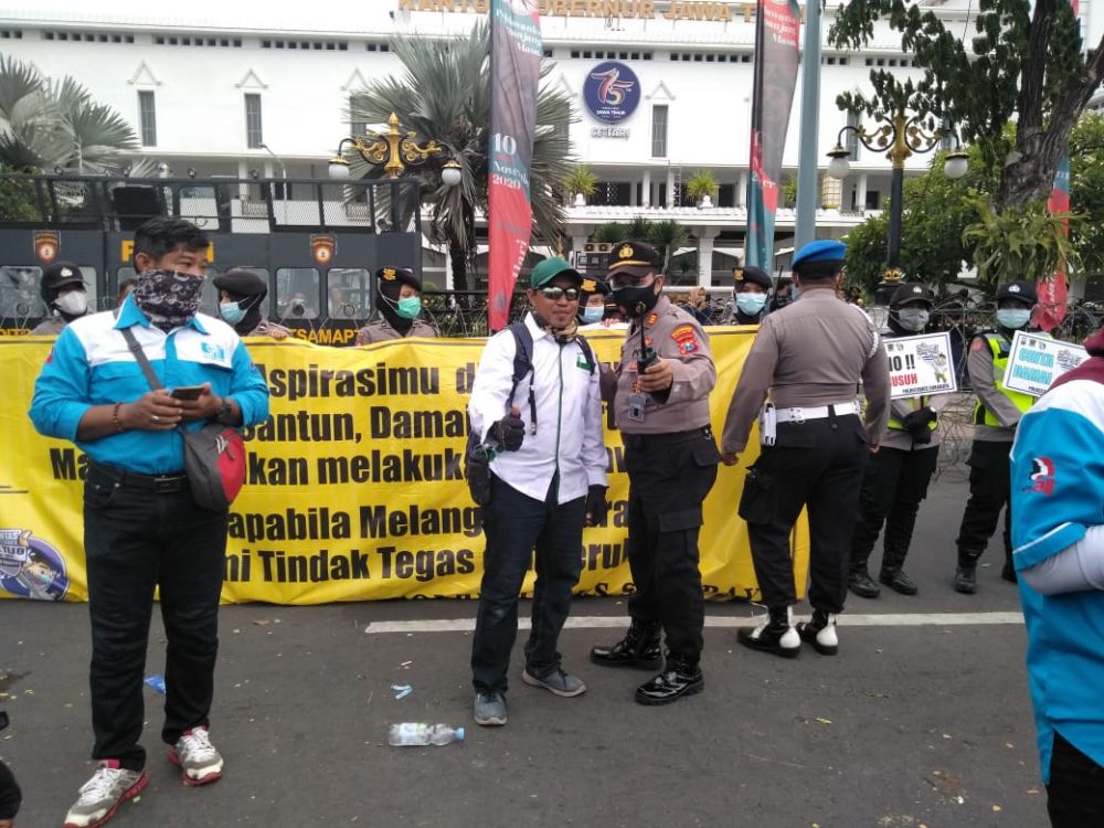 Demo Buruh Di Gresik,Tuntut Kenaikan UMK Provinsi Jawa Timur