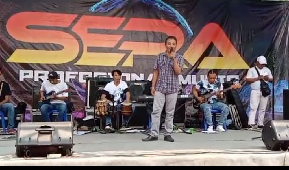 Kelompok Musik SERA,Manjakan Penggemarnya,Dalam Bentuk Live Streaming