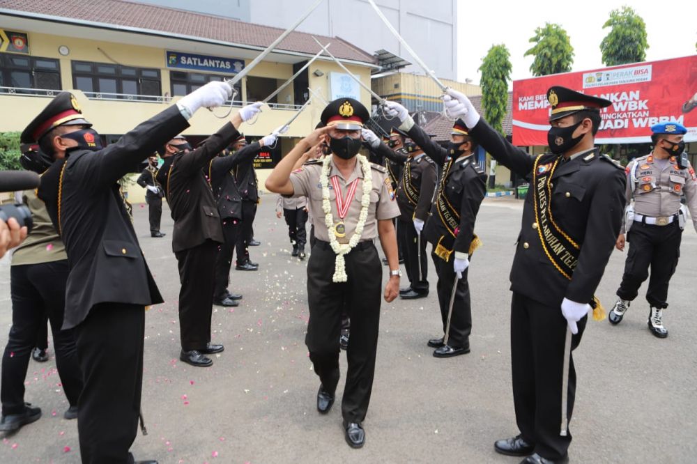 Tiga Anggota Polres Tanjung Perak,Dilepas Dalam Purna Tugas