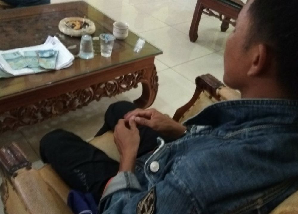 Ketakutan,Mantan RT Di Kab OKU Ini Kembalikan Dana Serangan Fajar