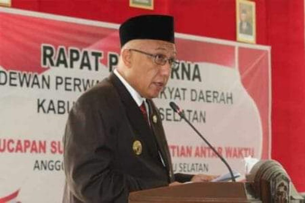 Sambutan Bupati Bursel Saat Pelantikan PAW DPRD