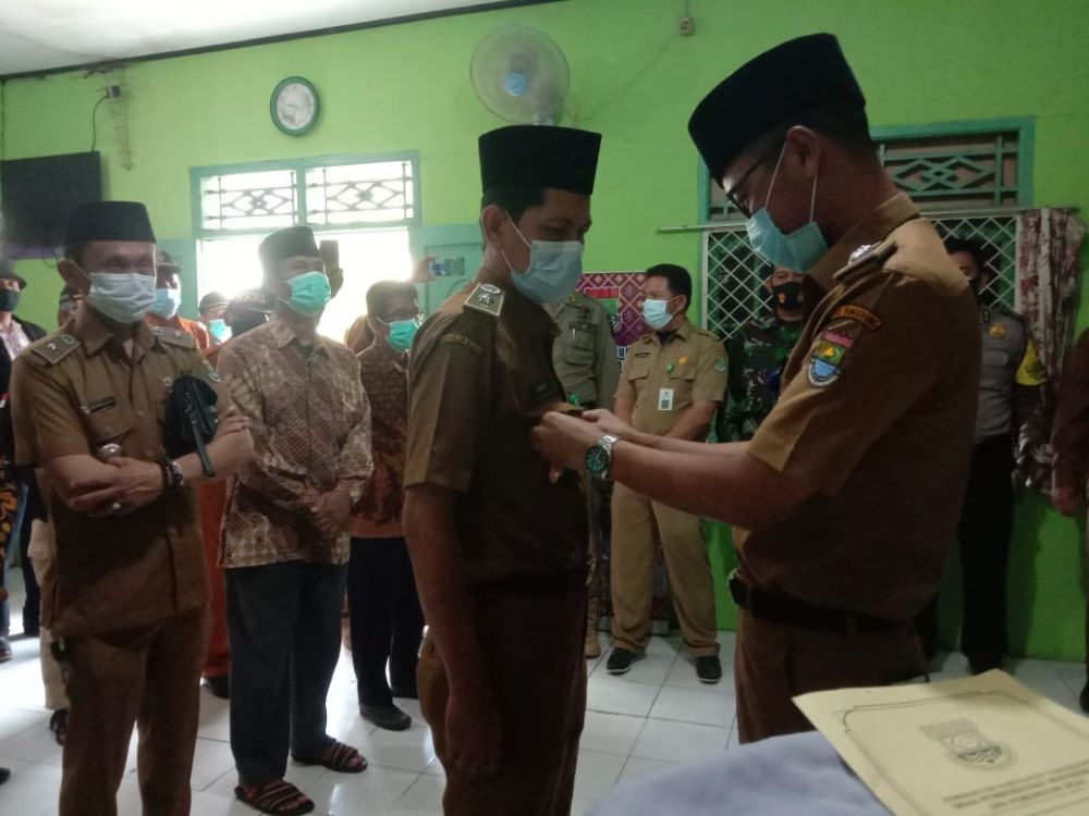 Serah Terima Jabatan Kades Plh Kepada Pj Kades Lebak Wangi 