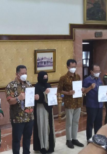 Setelah Di Vaksinasi Tahap 2,Awi Ketua DPRD Surabaya Merasa Lega