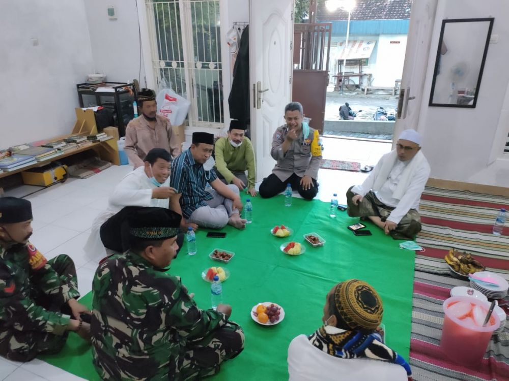 Safari Ramadhan, Camat Sawahan Himbau Prokes Kepada Warga