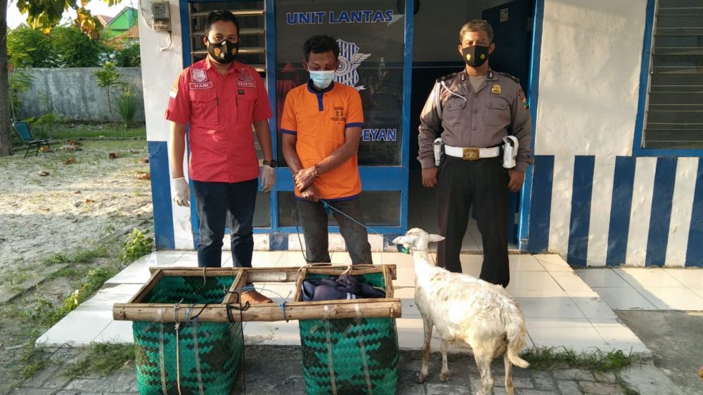 Maling Kambing Babak Belur Dihajar Massa, Beruntung Ada Polisi