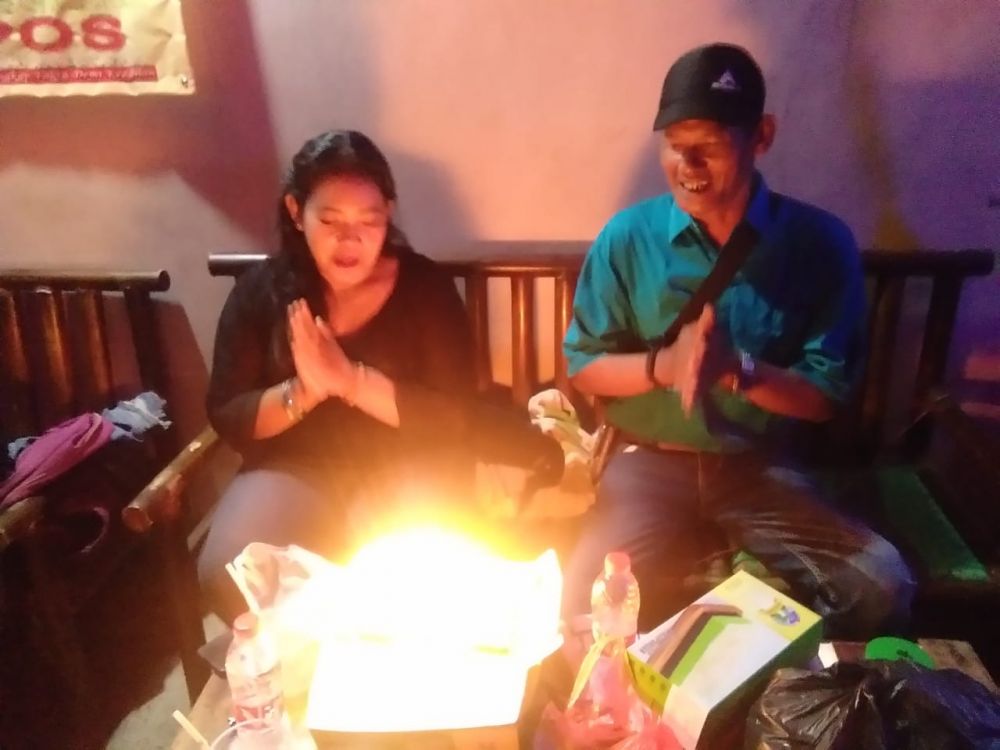 Dwi Wartawati RD.Org Biro Surabaya Ultah Diiringi Lagu Jamrud