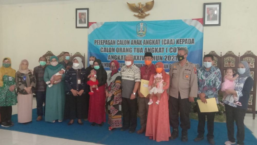 UPT PPSAB Serahkan 11 Anak Balita Kepada Orang Tua Asuh