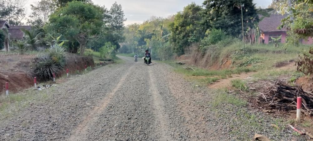 Warga Desa Sapta Mulya Tebo Keluhkan Jalan Yang Terbengkalai Sejak2017