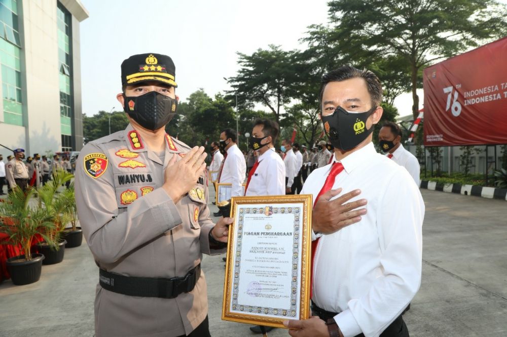 Kapolresta Tangerang Kota, Beri Penghargaan 23 Anggota Berprestasi