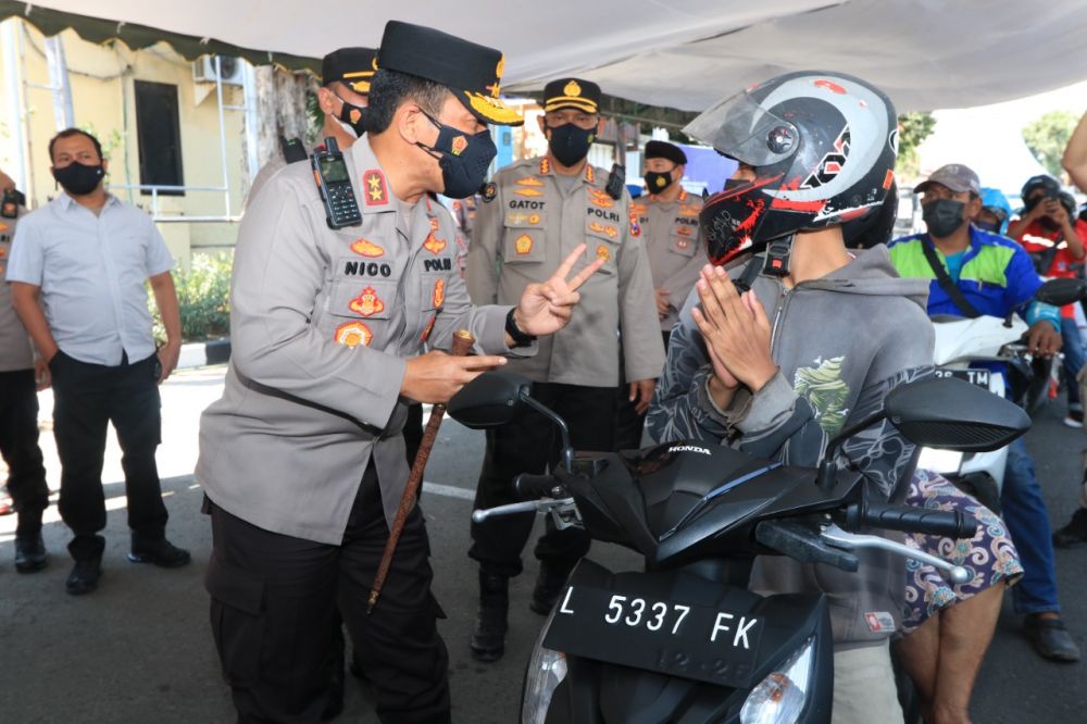 Kapolda Jatim Tinjau Vaksinasi Drive Thru Polres Tanjung Perak