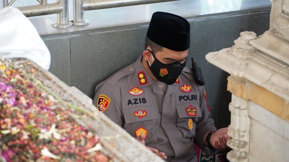 Ziarah Ke Makam Sunan, Kapolres Gresik Berdo'a Supaya Berkah & Amanah