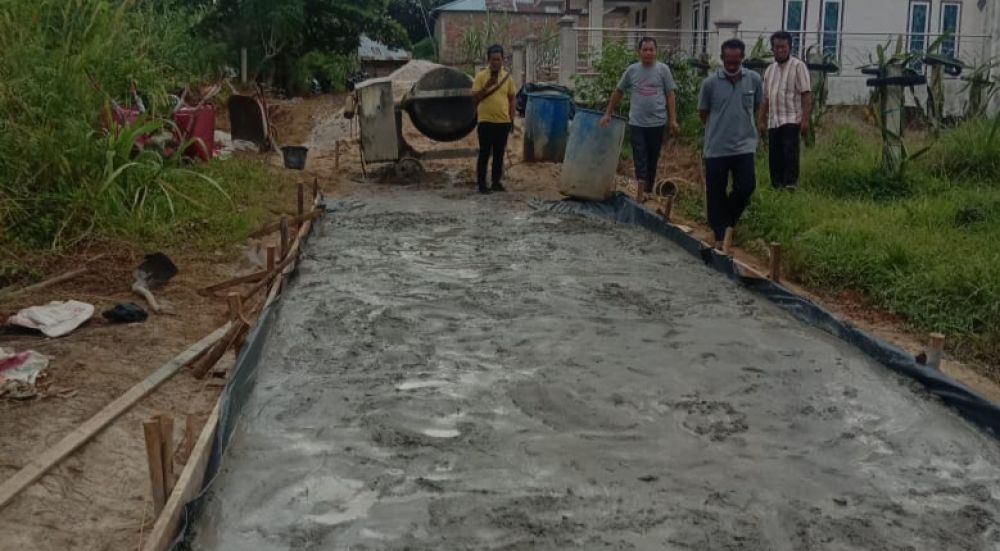 Warga Marah, Pembangunan Jalan Di Kelurahan Wirito Agung Di Stop!!!