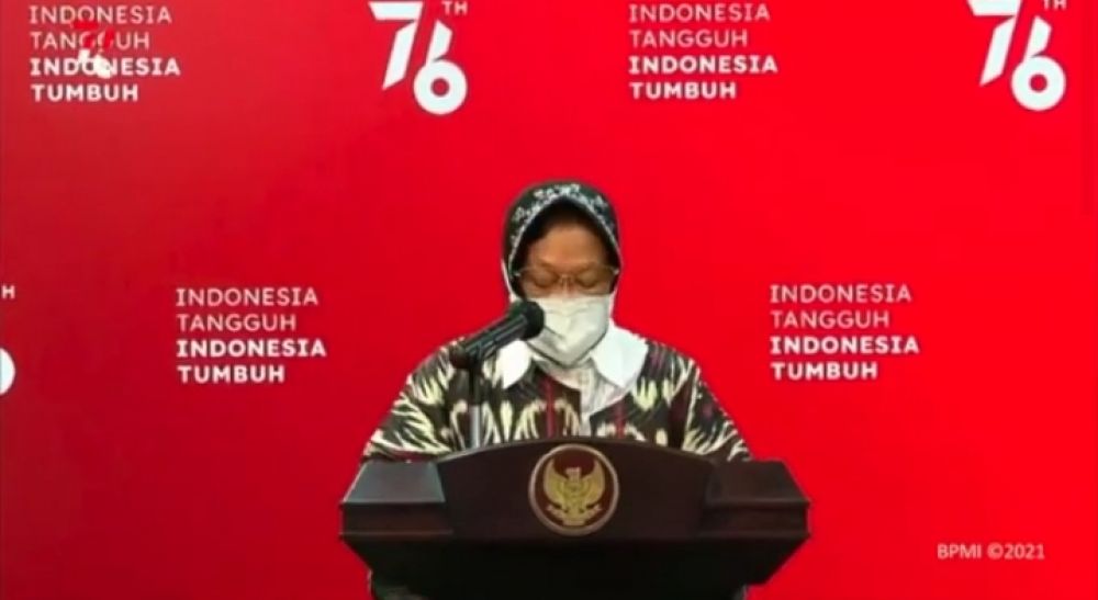 Di Tangerang, Risma Dikagetkan Ada Bansos Dipotong Uang Tas Kresek!!