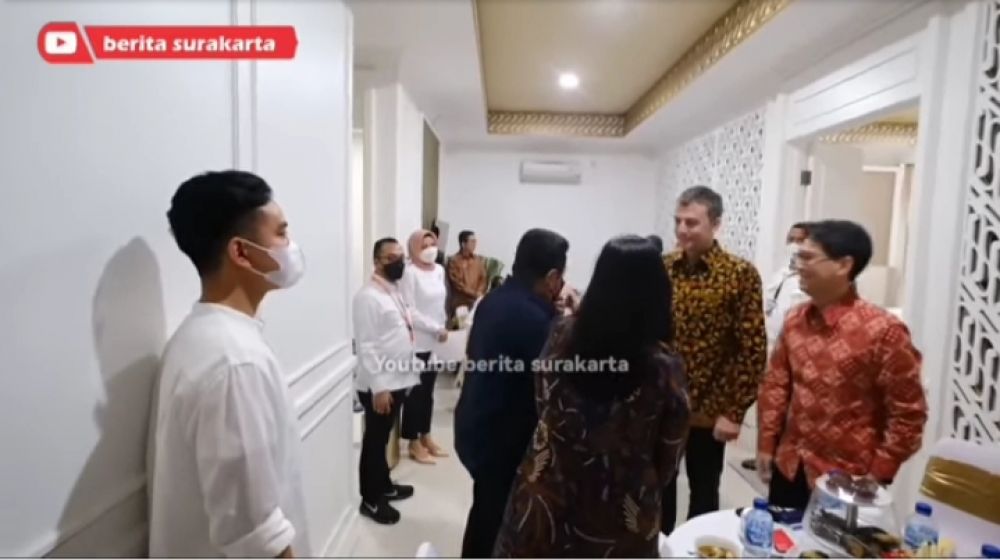 Adab Anak Presiden, Jadi Walikota Tapi Tau Diri Saat Bertemu Menteri