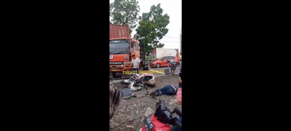 Pengendara Motor Gunung Maddah, Tewas Tertabrak Truk Trailer