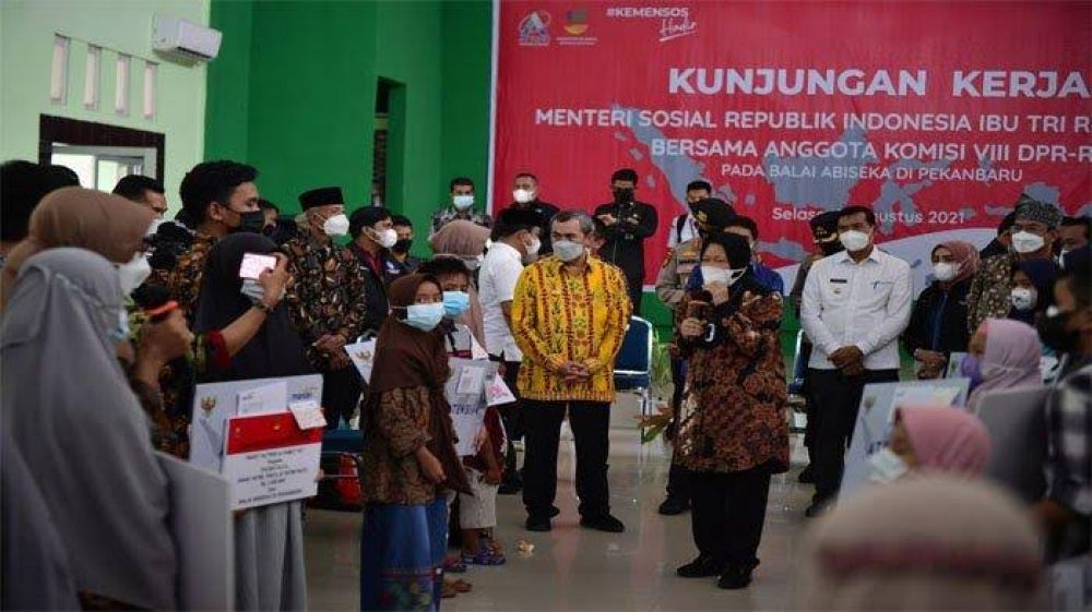 Kartu Bansos Terblokir Di Riau, Risma : Saya Minta Hari ini Dibuka!!!