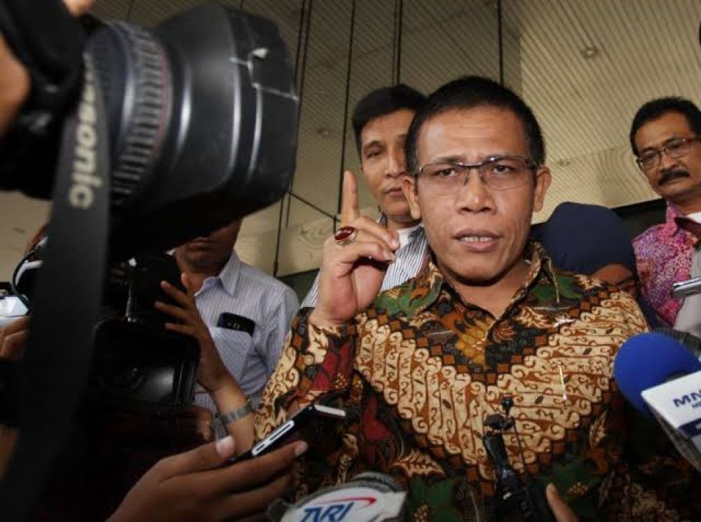 Masinton Minta Jokowi Reshuffle Mentri Gak Punya Partai Tapi Sibuk..