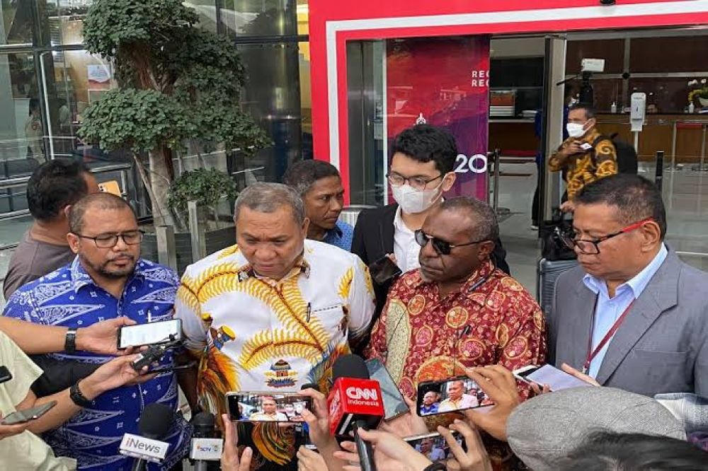 Lukas Enembe Terkena Stroke, Minta Izin Jokowi Untuk Pengobatan Ke LN