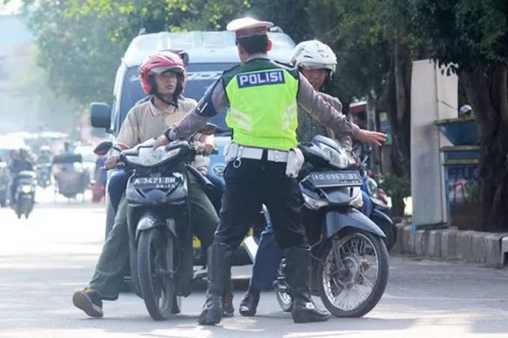 Untuk Masyarakat, Jangan Mau Ditilang Jika Polisi Tak Punyai Ini