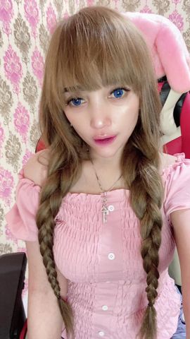 InesLie Cewek Imut Surabaya,Gamers Dengan Viewrs Ribuan