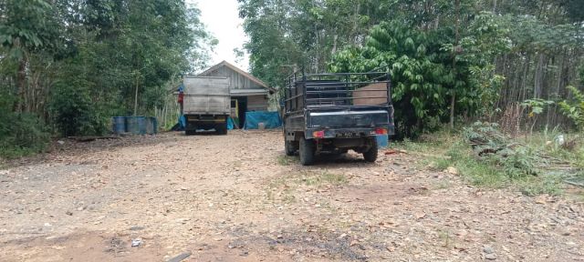 Gudang Yang Diduga Untuk Tandon Minyak Jalan 8 Tebo, Dikabarkan Tutub!