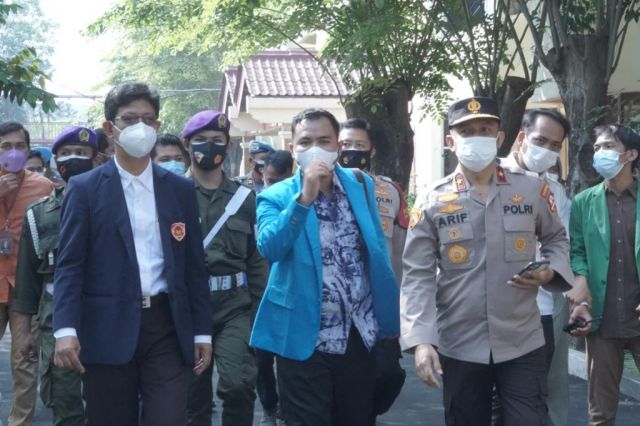Bersama DPR RI Dan Polri, BEM Nusantara Adakan Vaksinasi Massal