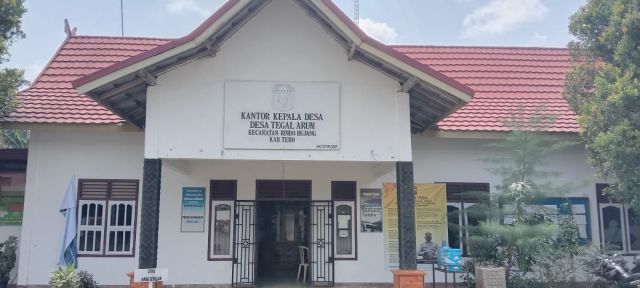 Jabatan Bendahara Hanya Formalitas, Kades Tegal Arum Tebo Bungkam..