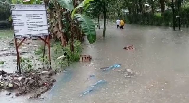Diduga Karena Proyek PUPR Pematang,Rumah Warga Jadi Langganan Banjir
